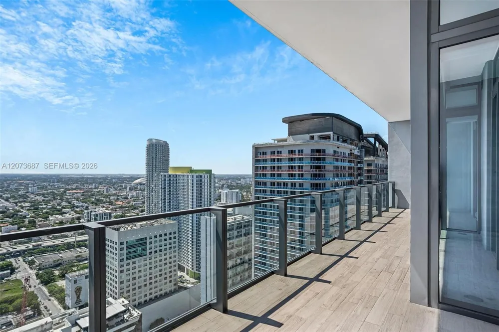 88 SW 7th St #4004 Miami, FL 33130
