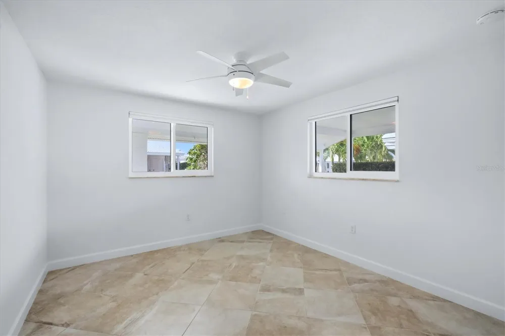 885 SPANISH DRIVE Longboat Key, FL 34228