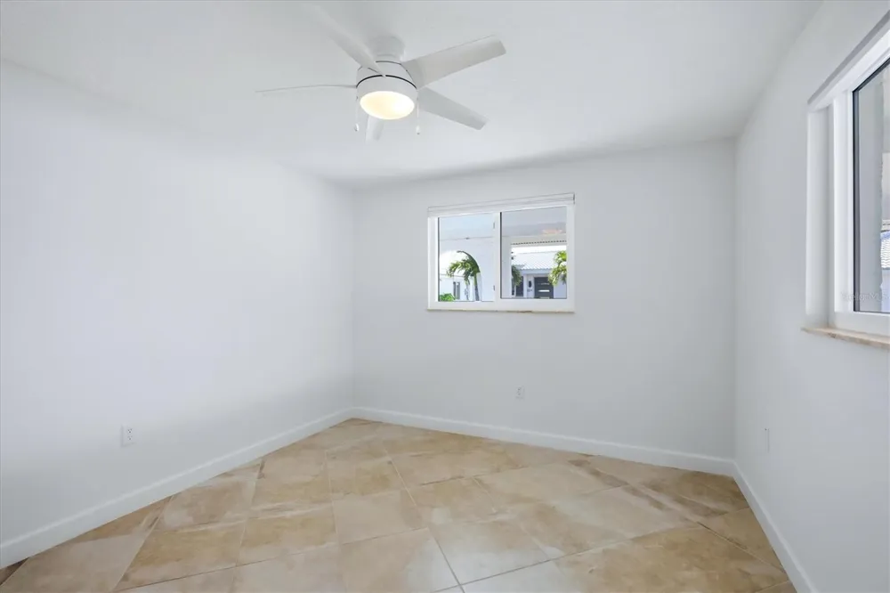 885 SPANISH DRIVE Longboat Key, FL 34228