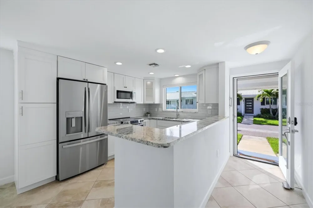 885 SPANISH DRIVE Longboat Key, FL 34228