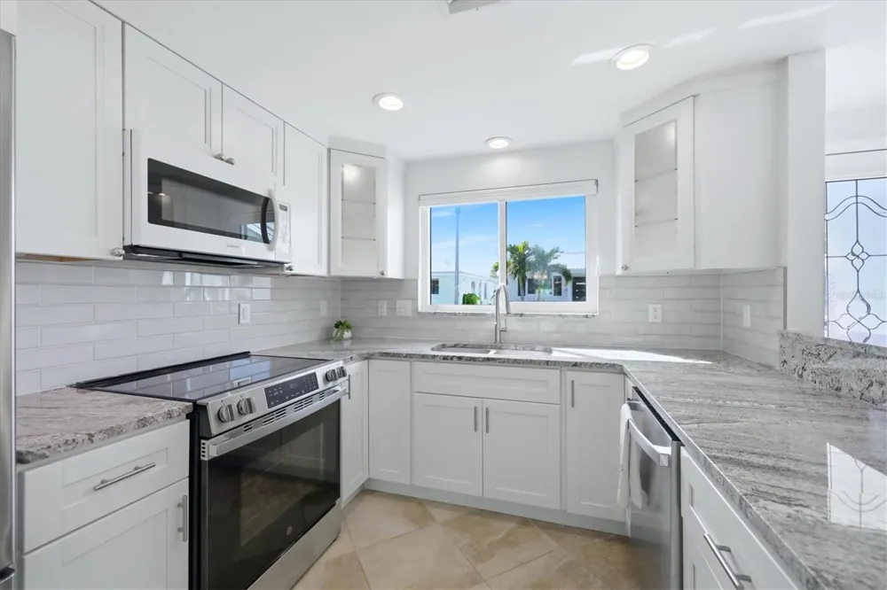 885 SPANISH DRIVE Longboat Key, FL 34228