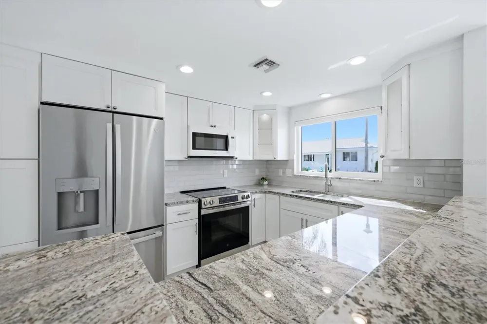 885 SPANISH DRIVE Longboat Key, FL 34228