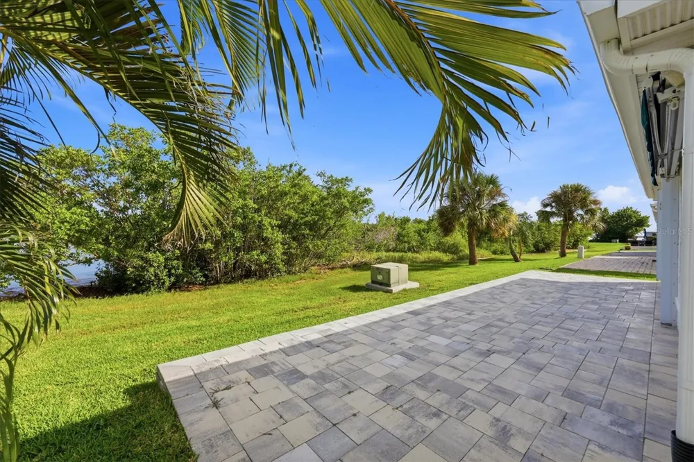885 SPANISH DRIVE Longboat Key, FL 34228