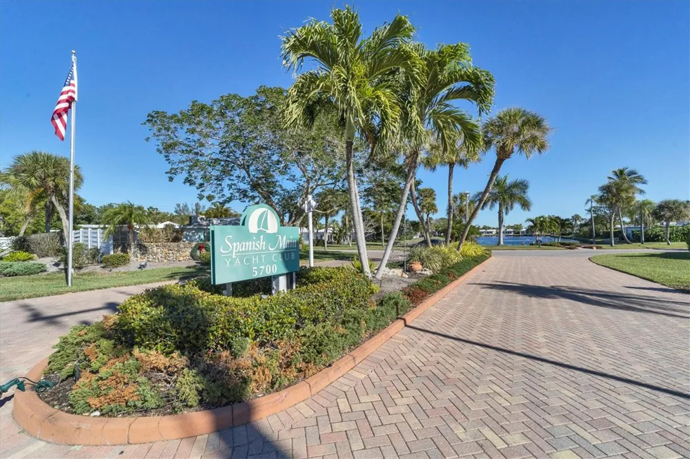 885 SPANISH DRIVE Longboat Key, FL 34228