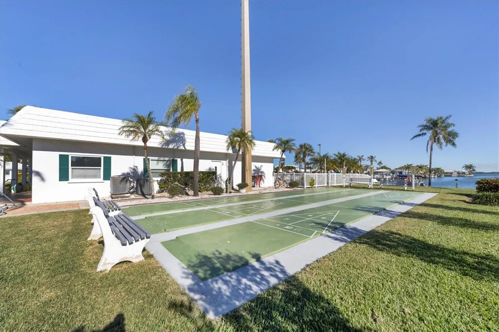 885 SPANISH DRIVE Longboat Key, FL 34228