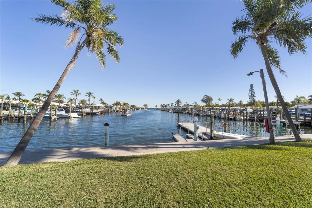 885 SPANISH DRIVE Longboat Key, FL 34228