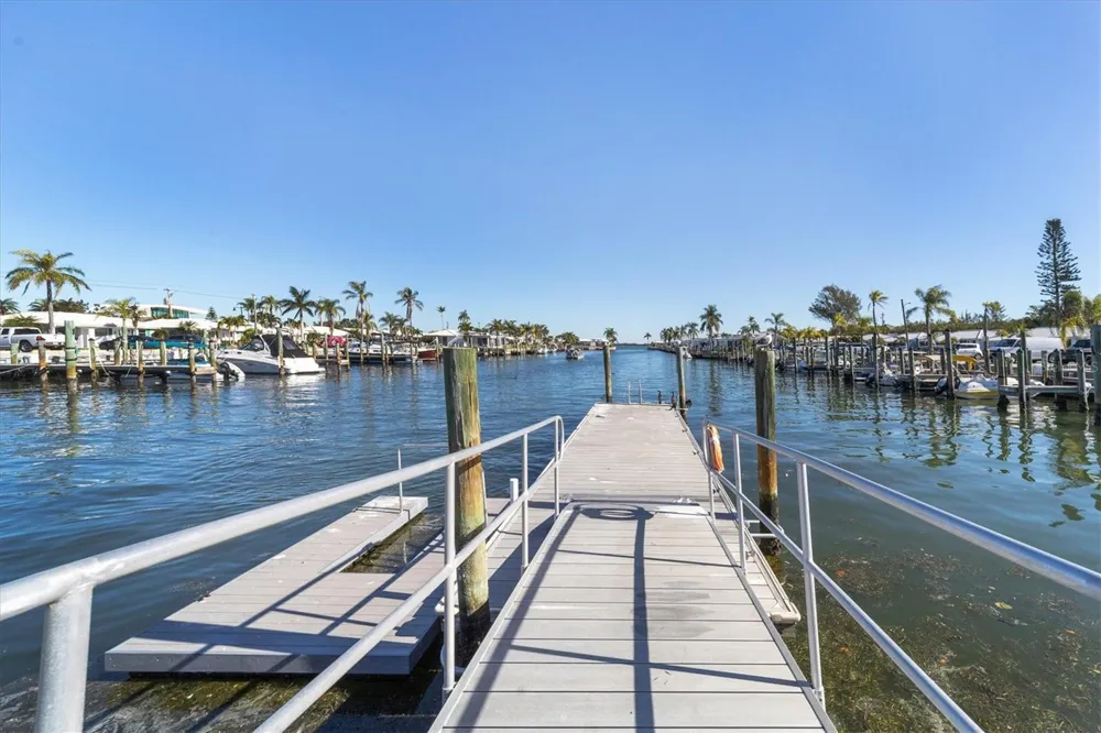 885 SPANISH DRIVE Longboat Key, FL 34228