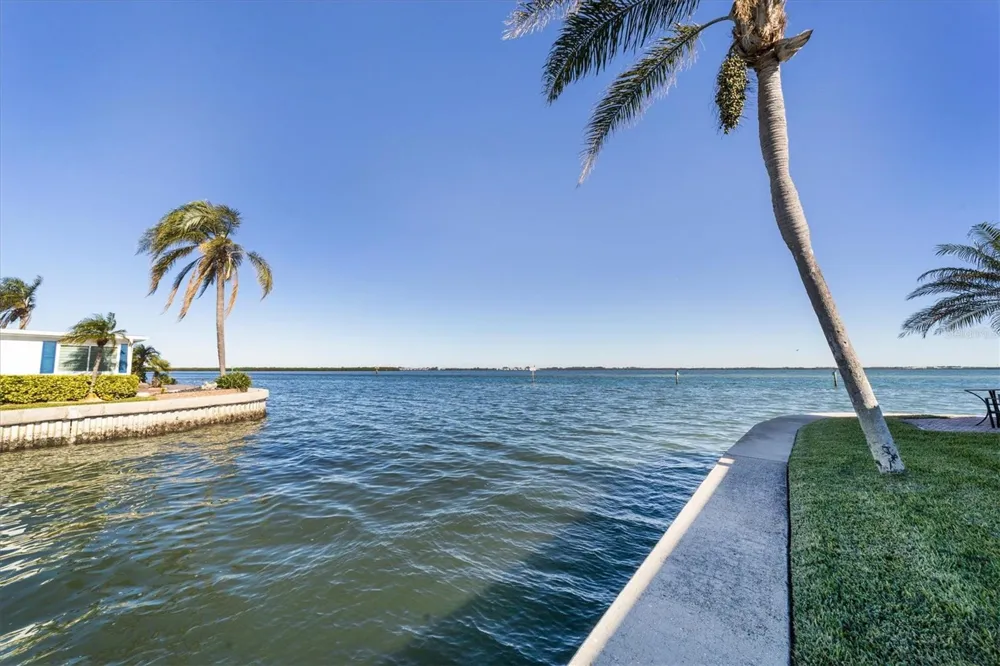 885 SPANISH DRIVE Longboat Key, FL 34228