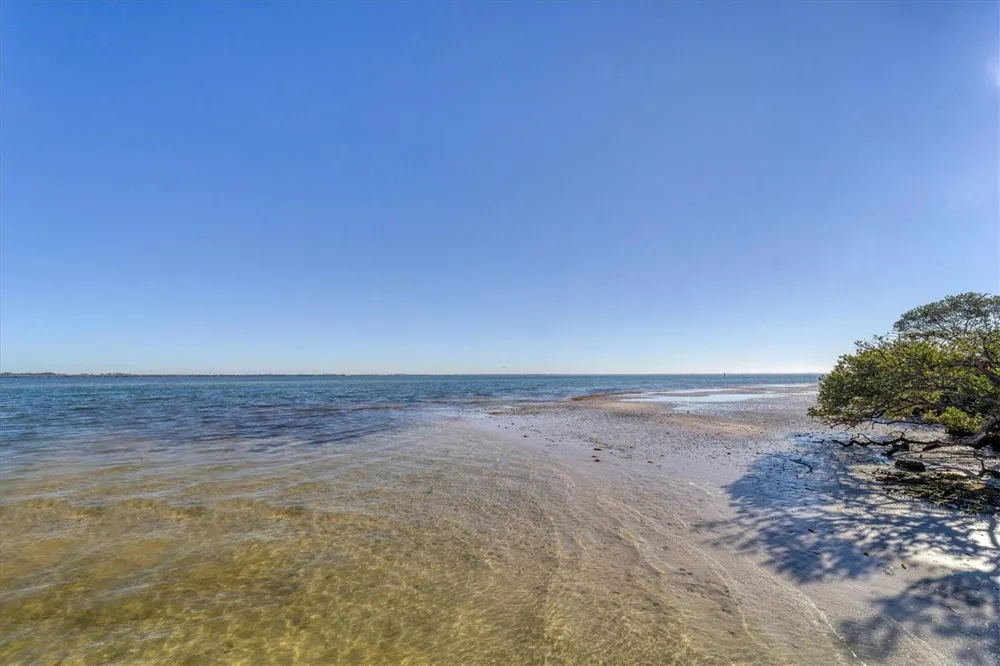 885 SPANISH DRIVE Longboat Key, FL 34228