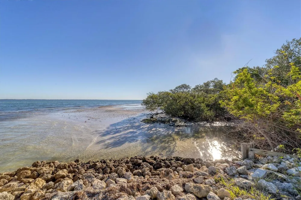 885 SPANISH DRIVE Longboat Key, FL 34228