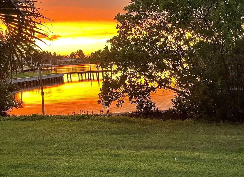 885 SPANISH DRIVE Longboat Key, FL 34228