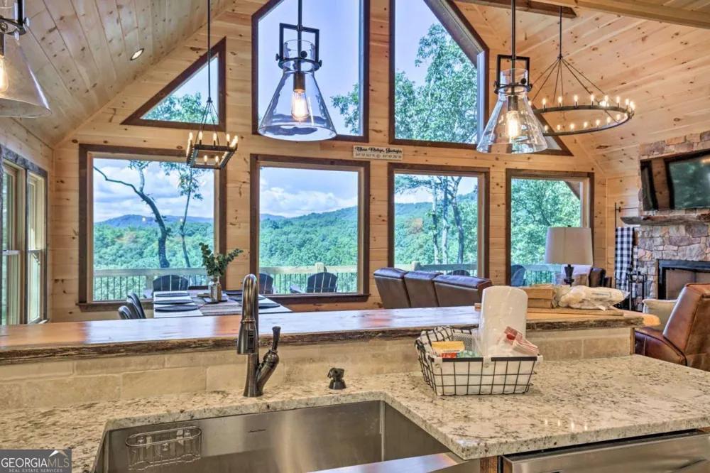 142 S Dream Catcher Blue Ridge, GA 30513