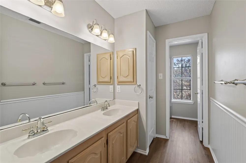 2201 W Brooklake Street Denton, TX 76207
