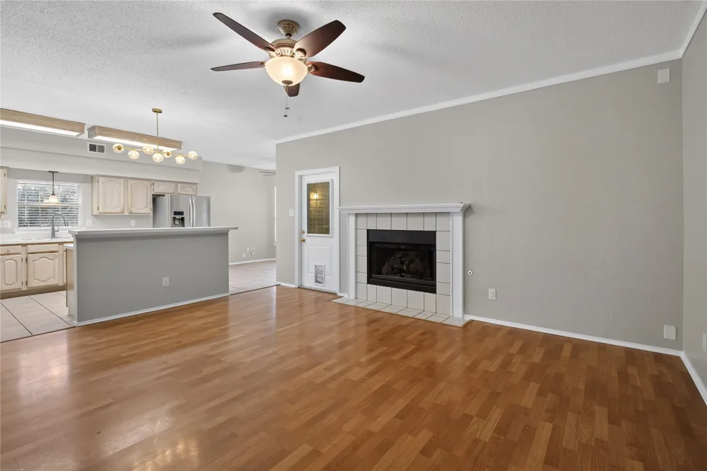 2201 W Brooklake Street Denton, TX 76207