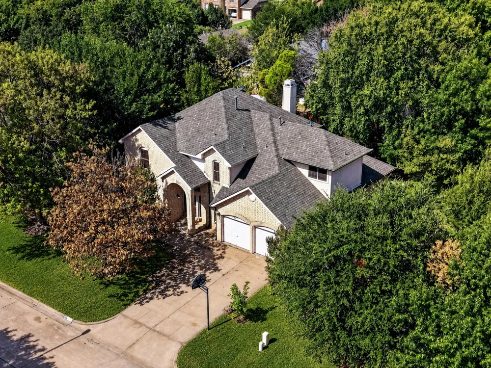 2201 W Brooklake Street Denton, TX 76207
