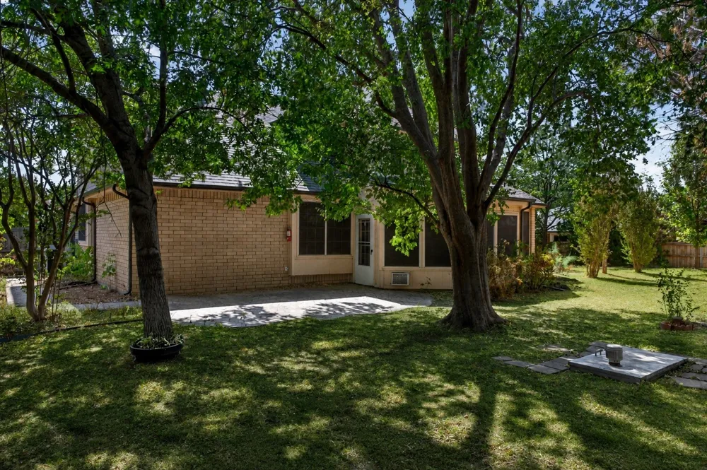 2201 W Brooklake Street Denton, TX 76207