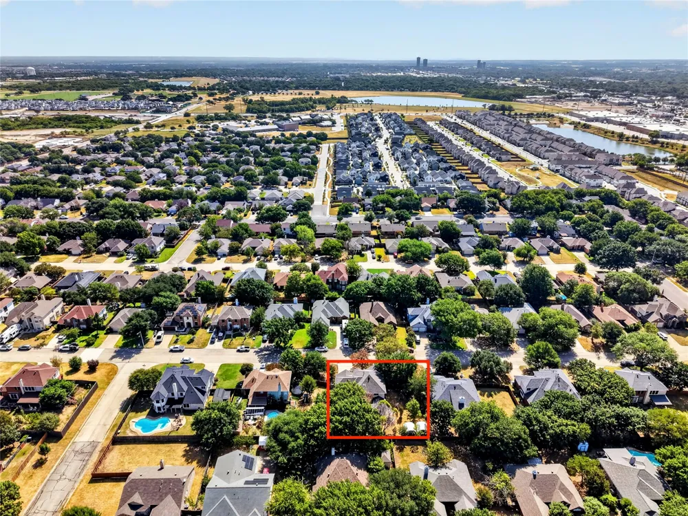 2201 W Brooklake Street Denton, TX 76207