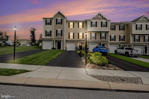 82 AYRSHIRE DRIVE