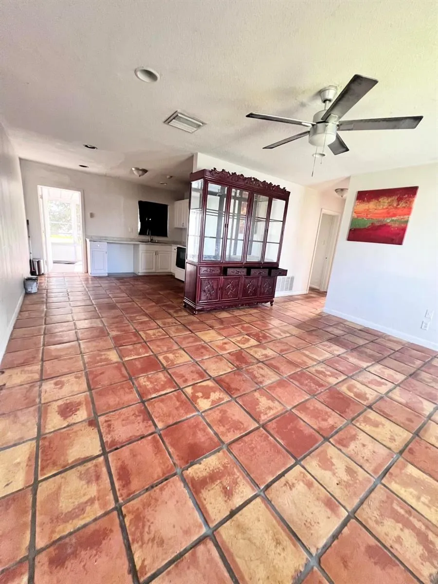 6711 NW 72nd Street Tamarac, FL 33321