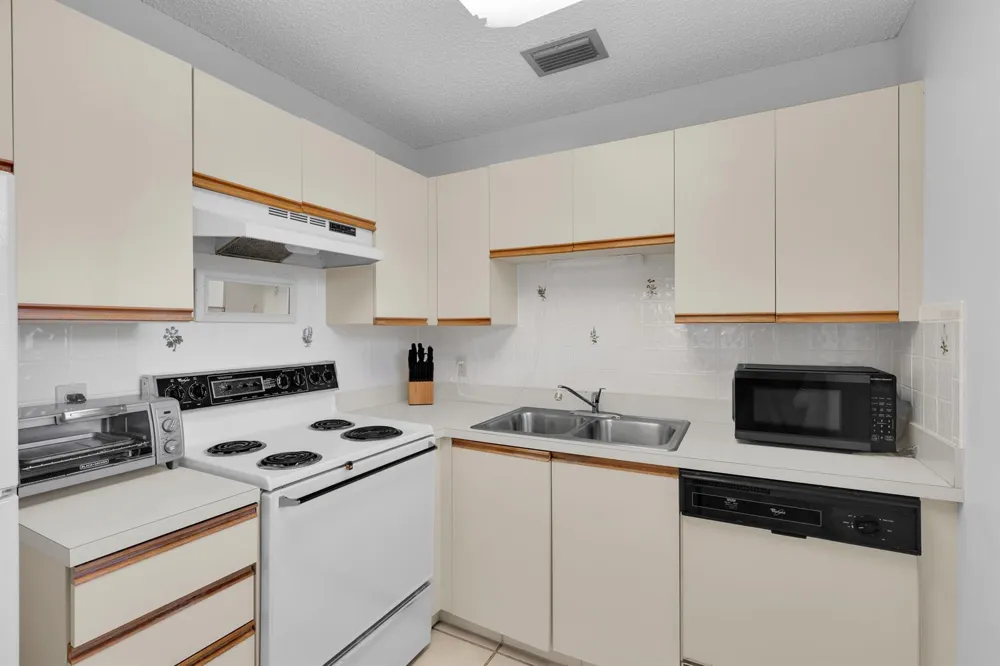 15 lake vista Trail #205 Port St. Lucie, FL 34952