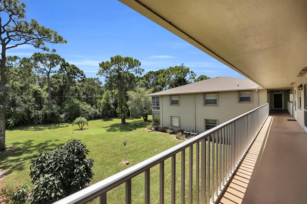 15 lake vista Trail #205 Port St. Lucie, FL 34952
