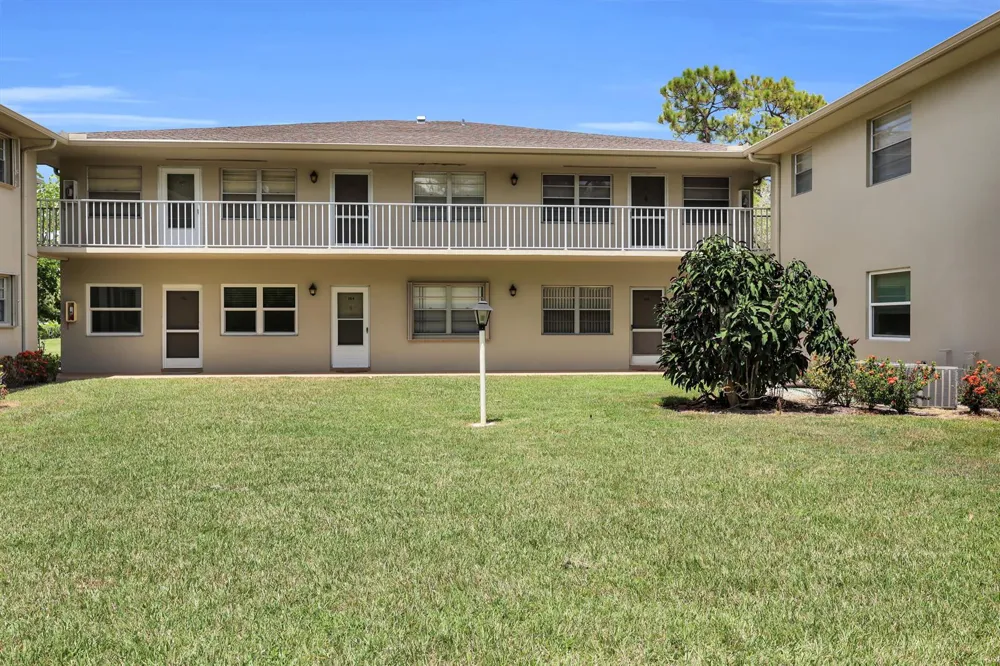 15 lake vista Trail #205 Port St. Lucie, FL 34952