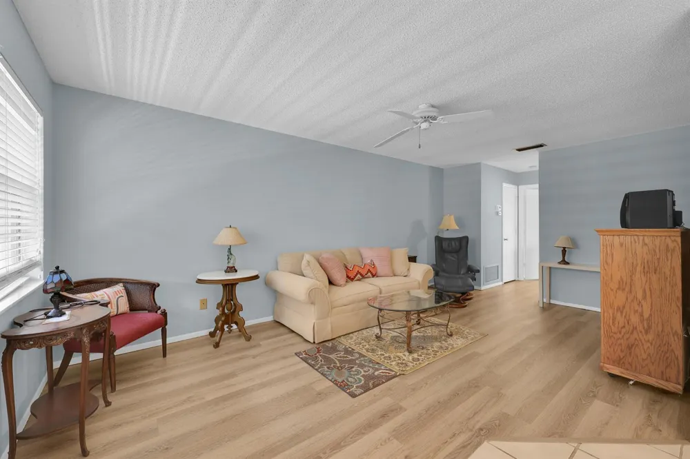 15 lake vista Trail #205 Port St. Lucie, FL 34952