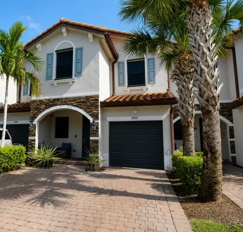 5437 NW 27TH COURT