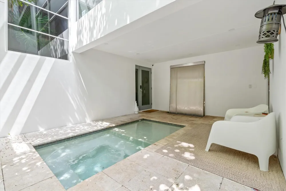1509 NE 4th Place Fort Lauderdale, FL 33301