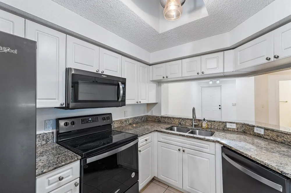 3020 ALCAZAR PLACE #106 Palm Beach Gardens, FL 33410