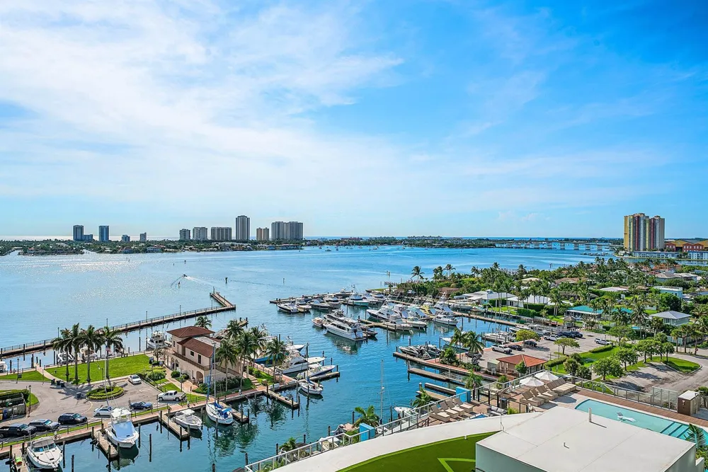 220 LAKE SHORE DR DRIVE #1107 Lake Park, FL 33403