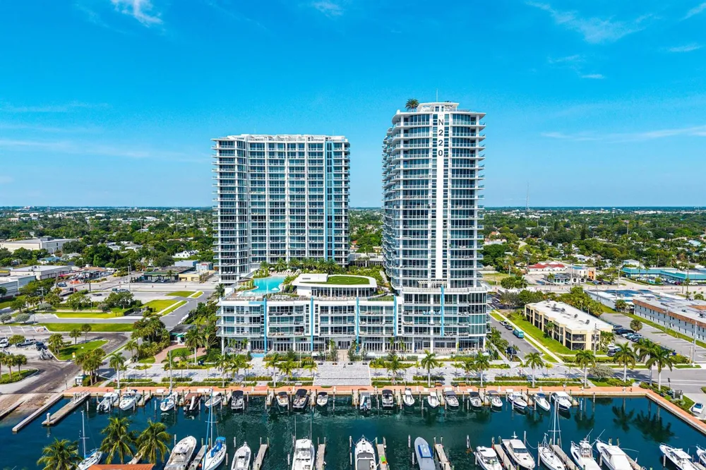 220 LAKE SHORE DR DRIVE #1107 Lake Park, FL 33403