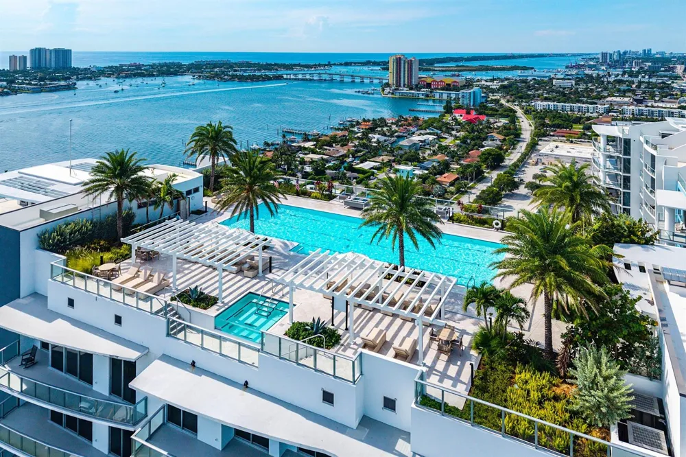 220 LAKE SHORE DR DRIVE #1107 Lake Park, FL 33403