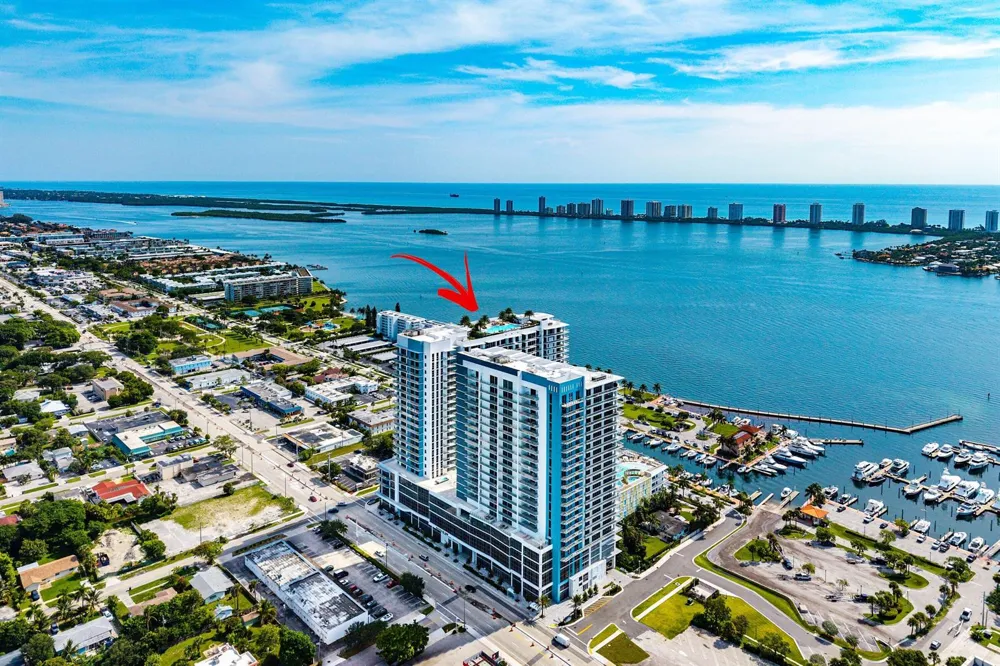 220 LAKE SHORE DR DRIVE #1107 Lake Park, FL 33403