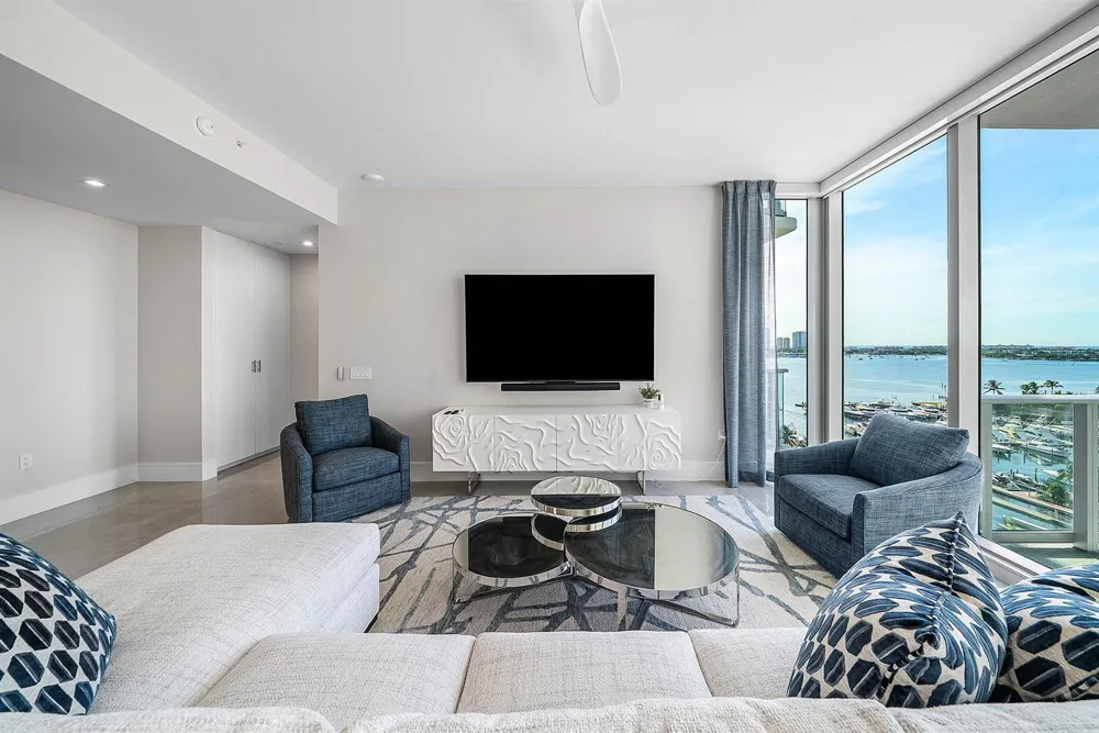 220 LAKE SHORE DR DRIVE #1107 Lake Park, FL 33403