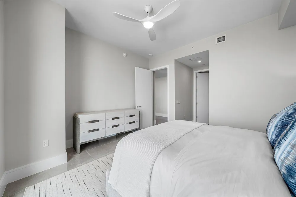 220 LAKE SHORE DR DRIVE #1107 Lake Park, FL 33403