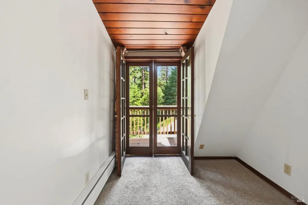 19300 Fort Ross Road Cazadero, CA 95421