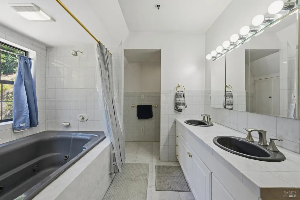 19300 Fort Ross Road Cazadero, CA 95421