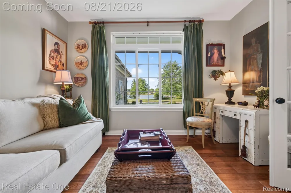 1537 Glass Lake Circle Oxford Charter Township, MI 48371