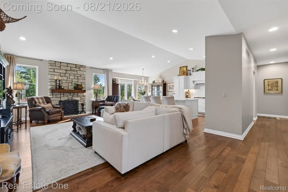 1537 Glass Lake Circle Oxford Charter Township, MI 48371