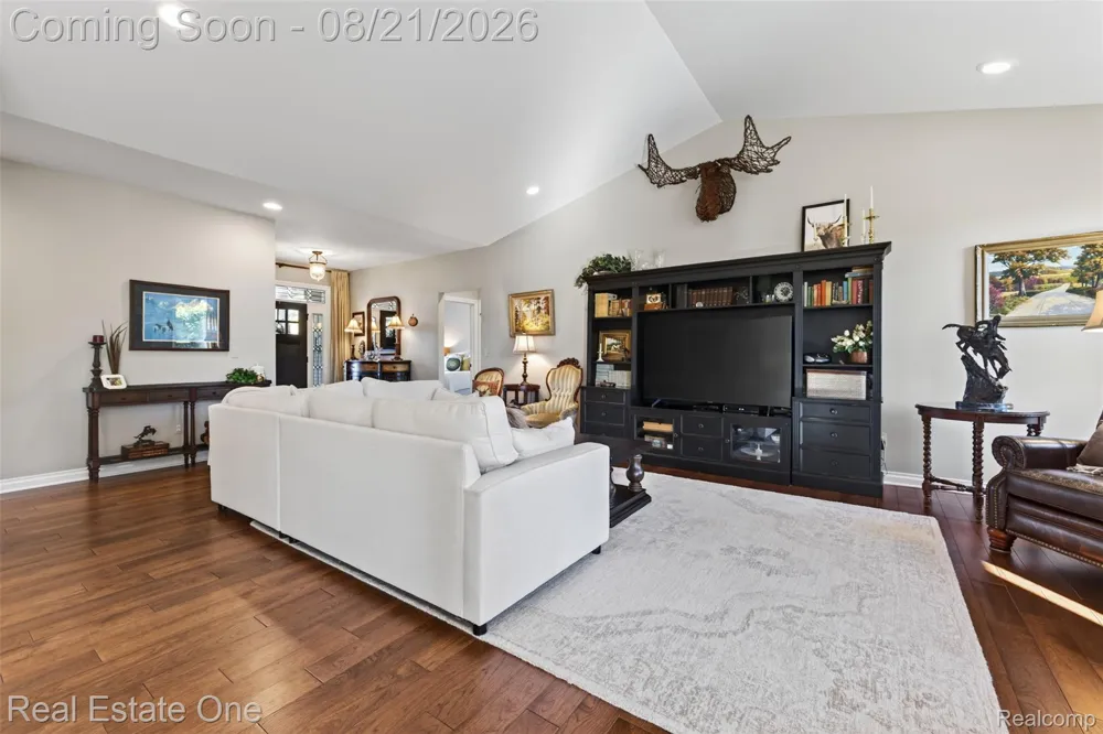1537 Glass Lake Circle Oxford Charter Township, MI 48371