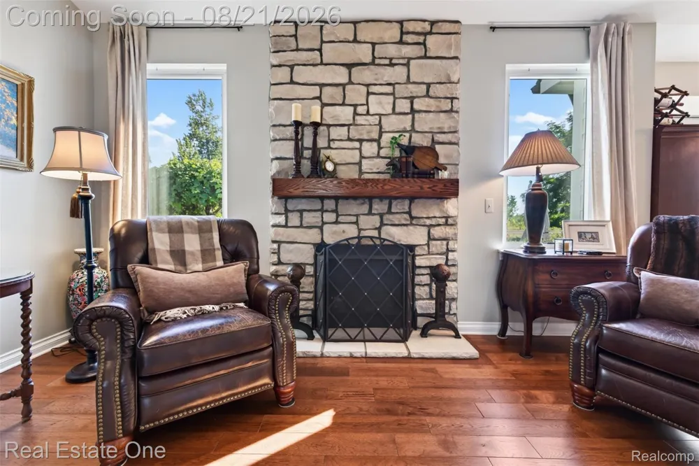 1537 Glass Lake Circle Oxford Charter Township, MI 48371