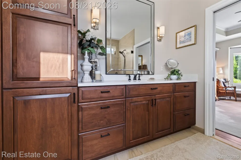 1537 Glass Lake Circle Oxford Charter Township, MI 48371