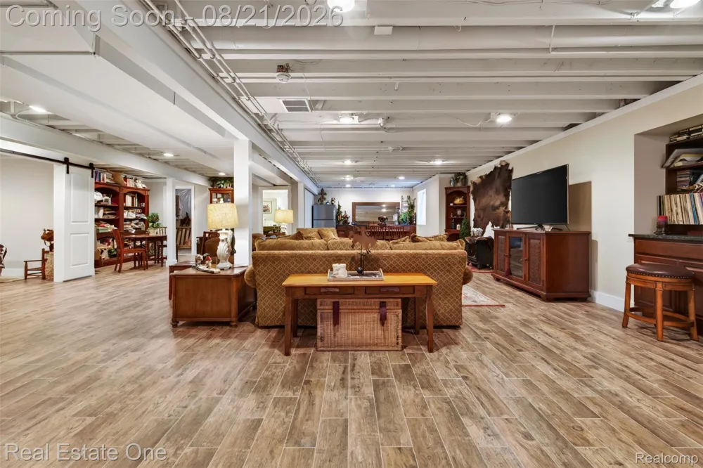 1537 Glass Lake Circle Oxford Charter Township, MI 48371