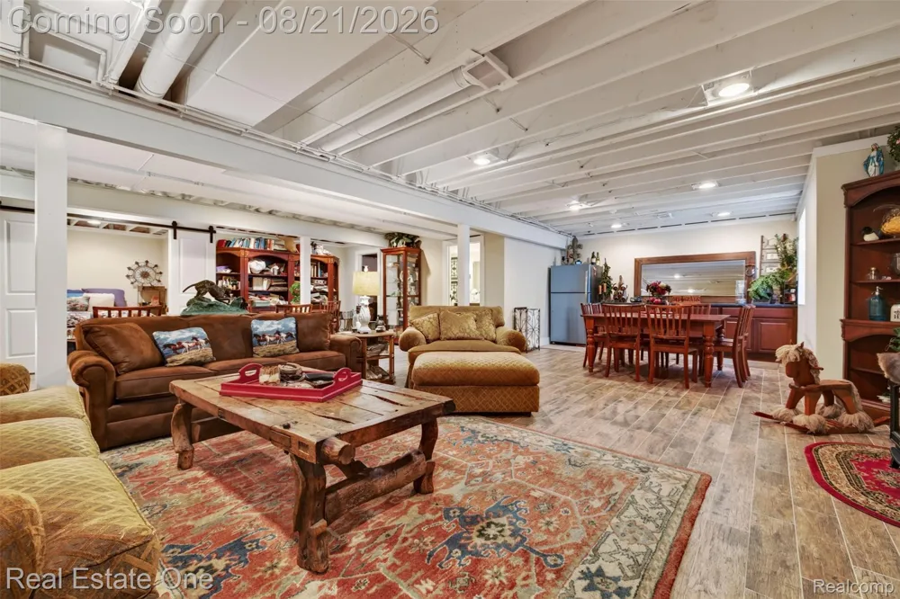 1537 Glass Lake Circle Oxford Charter Township, MI 48371