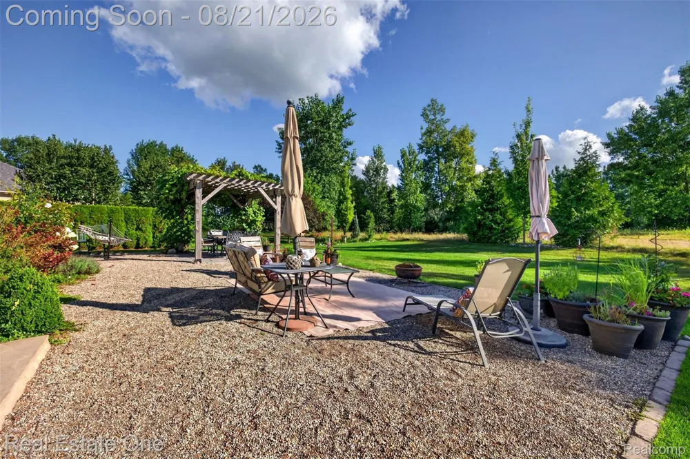 1537 Glass Lake Circle Oxford Charter Township, MI 48371