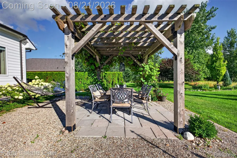 1537 Glass Lake Circle Oxford Charter Township, MI 48371