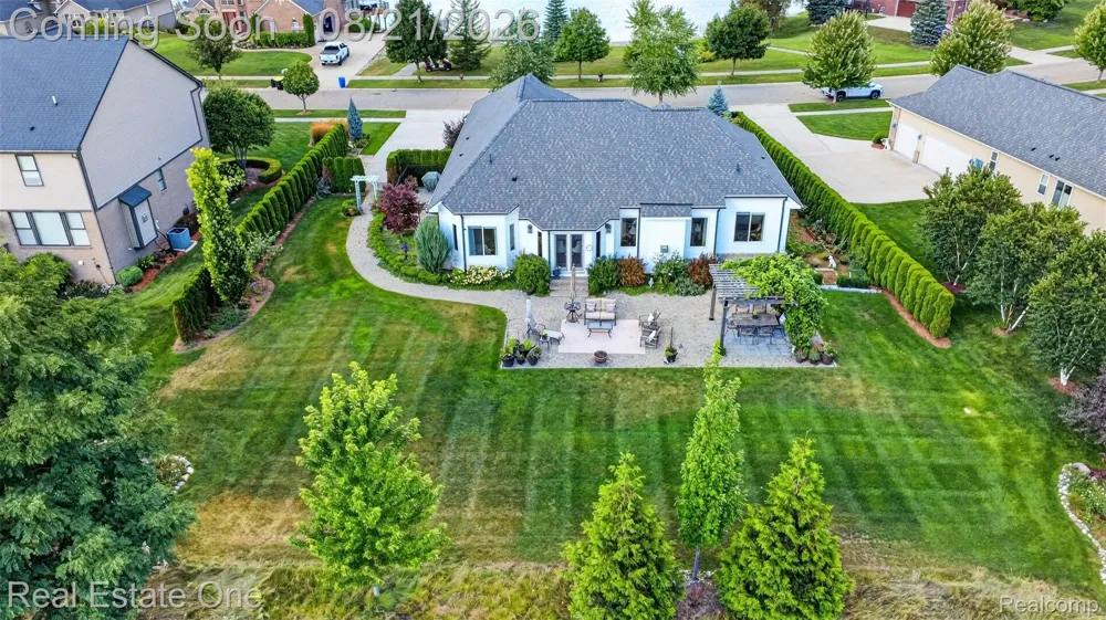 1537 Glass Lake Circle Oxford Charter Township, MI 48371