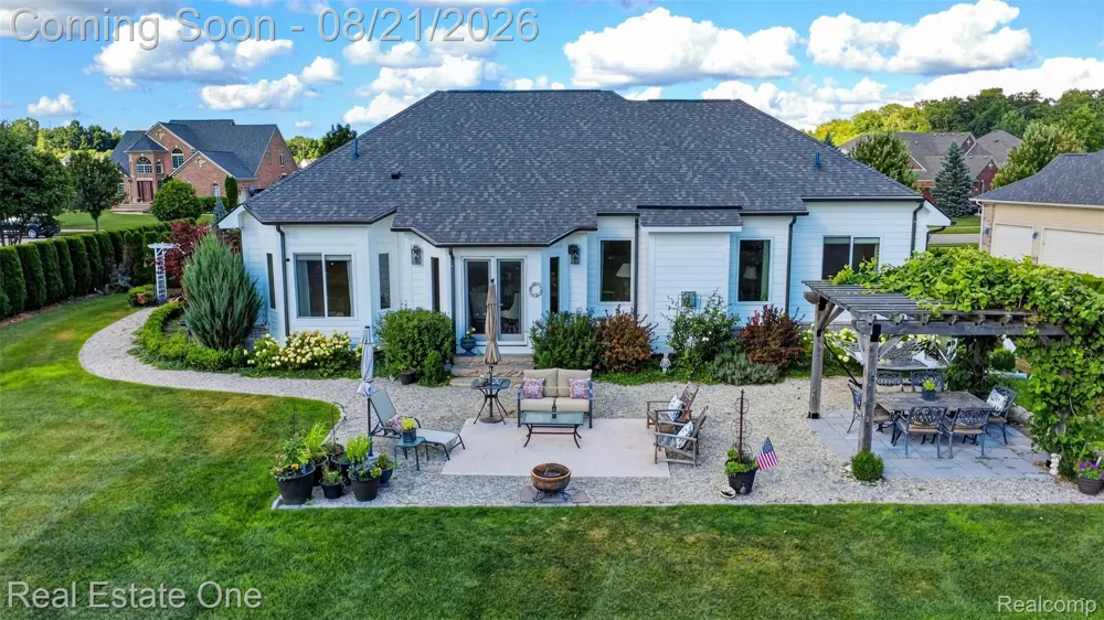 1537 Glass Lake Circle Oxford Charter Township, MI 48371