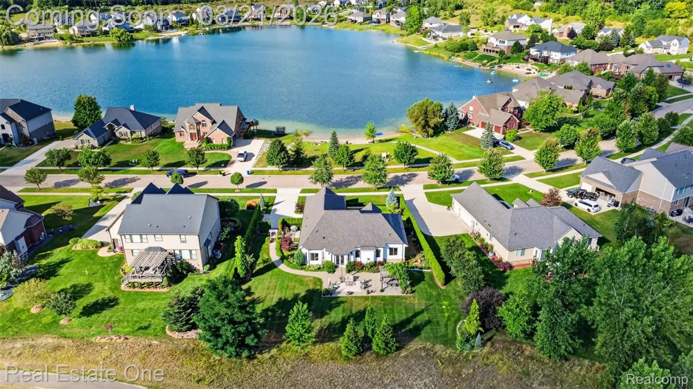 1537 Glass Lake Circle Oxford Charter Township, MI 48371